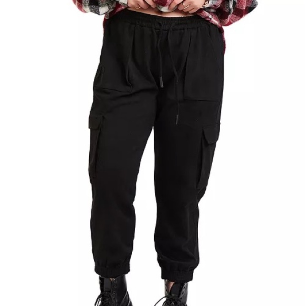 NWT Dex Cargo Pants
